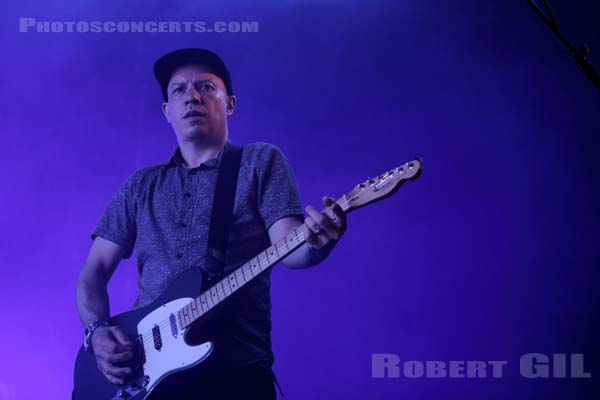 MOGWAI - 2019-07-06 - HEROUVILLE SAINT CLAIR - Chateau de Beauregard - Scene John - 